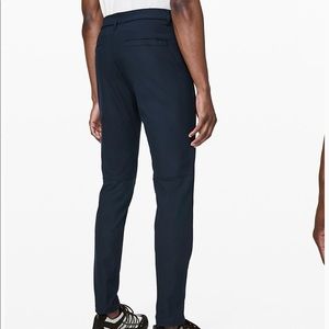 Lulu lemons men’s Commission pant navy